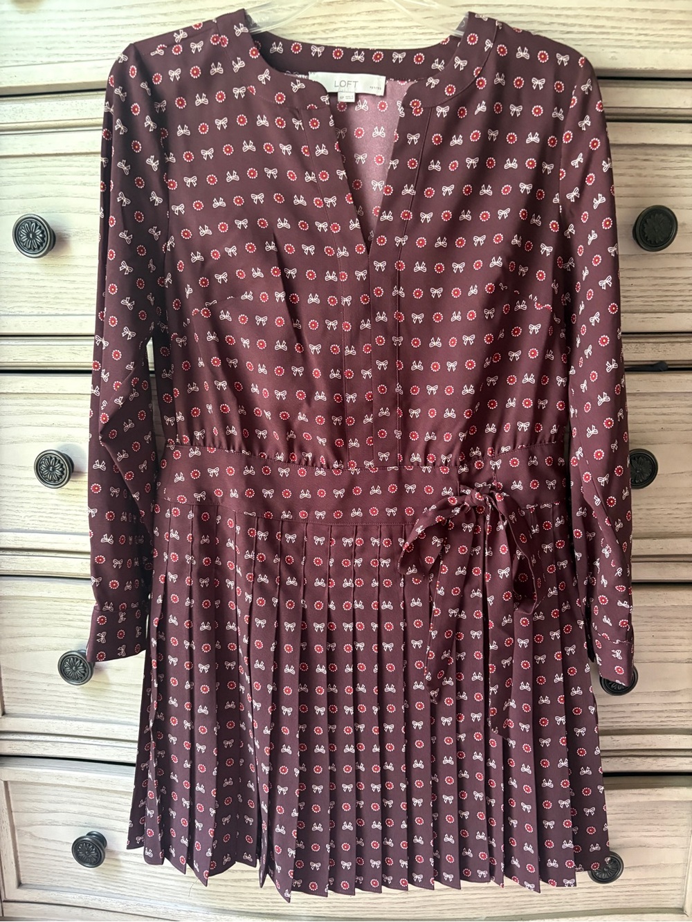 LOFT Burgundy Bow Print Pleated Mini Dress Size 6P Petite Dark Coquette Preppy